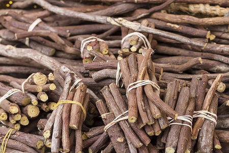 Top Benefits of Mulethi (Yashtimadhu): The Ayurvedic Wonder Herb